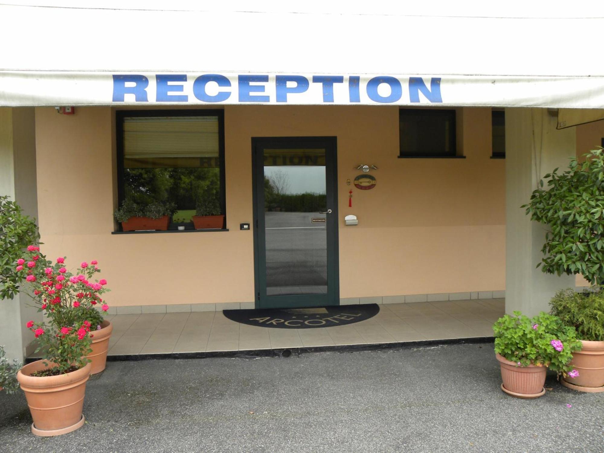 Arcotel Villanova Monferrato Εξωτερικό φωτογραφία